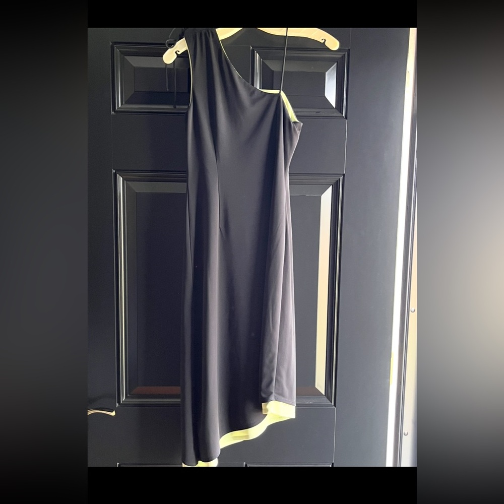 Elegant Black and Lime Green One-Shoulder Dress